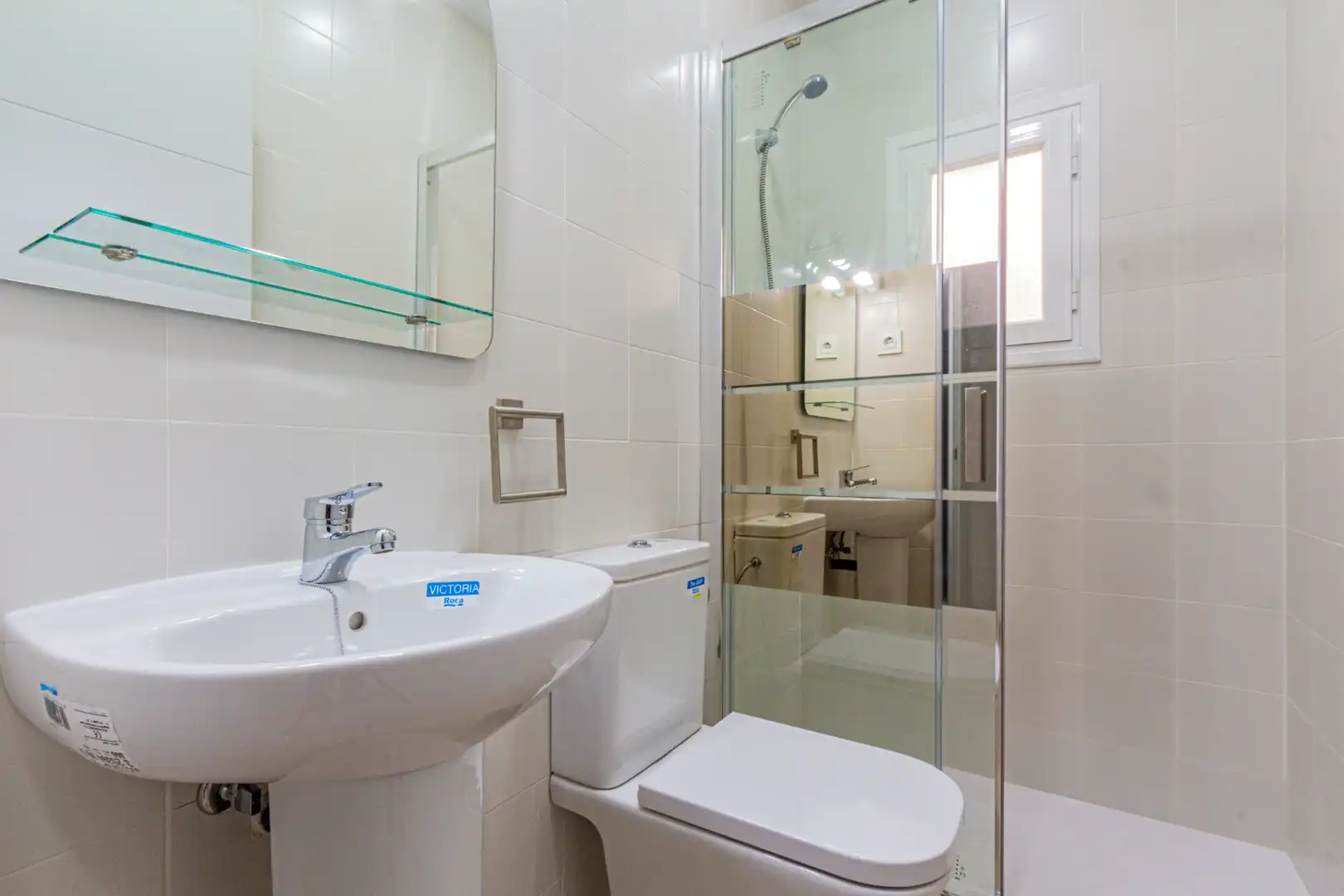 Badezimmer von Wohnung zur Miete in Getafe mit Heizung, Waschmaschine und Alarm