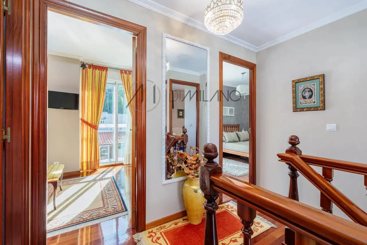 Casa adosada en venta en Vigo  con Calefacción, Jardín privado y Parquet
