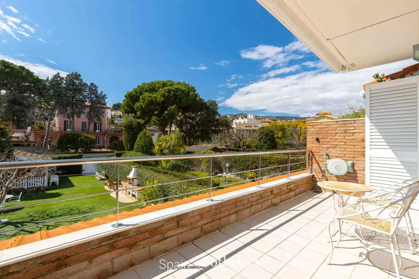 Terraza de Casa o chalet en venta en Alella con Aire acondicionado, Calefacción y Jardín privado