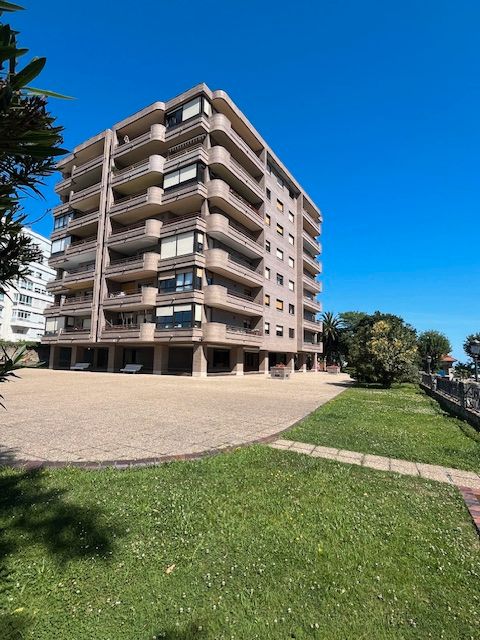 Vista exterior de Pis en venda en Santander amb Calefacció, Jardí privat i Parquet