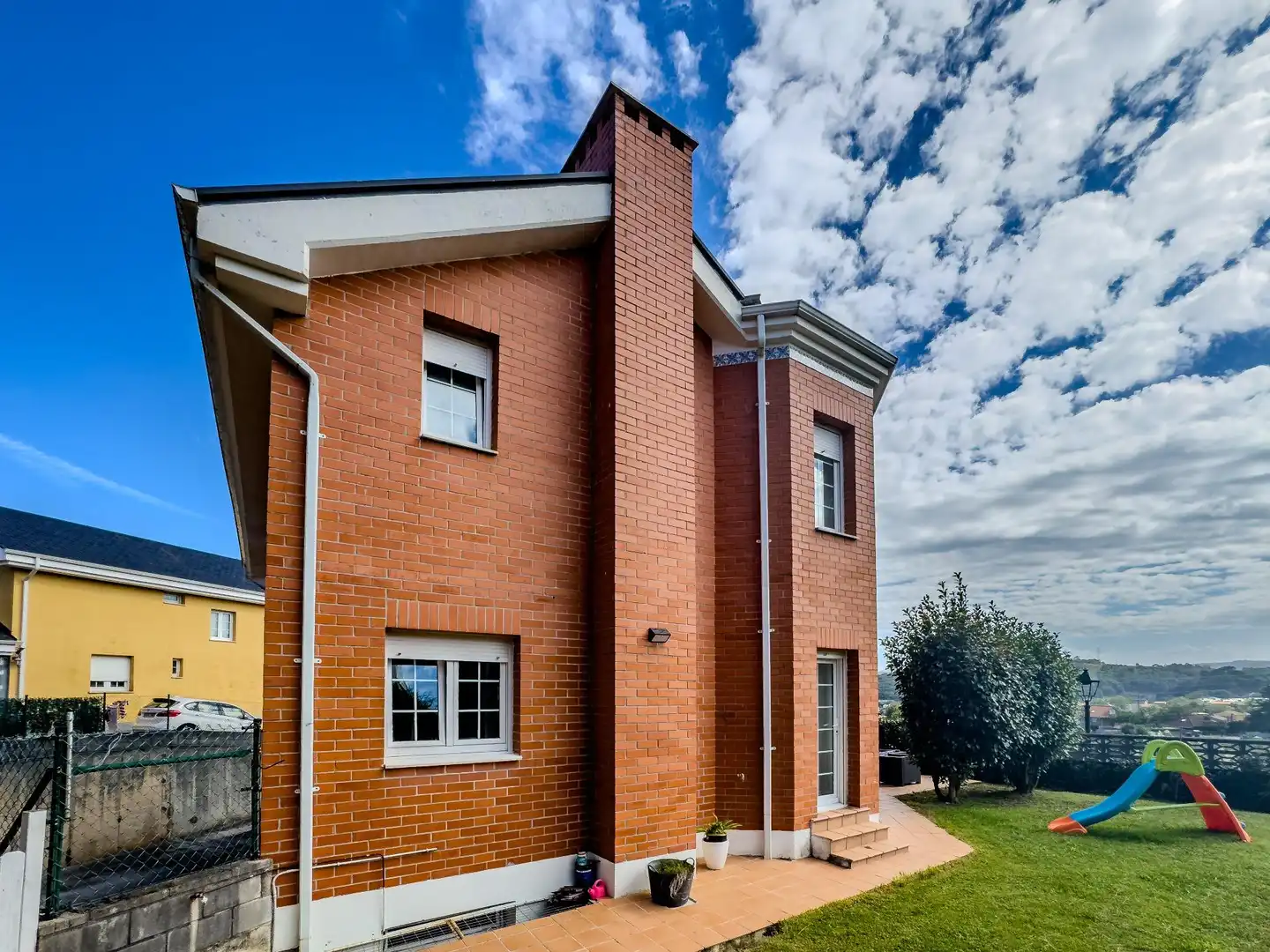 Vista exterior de Casa o chalet en venta en Camargo con Calefacción, Jardín privado y Parquet