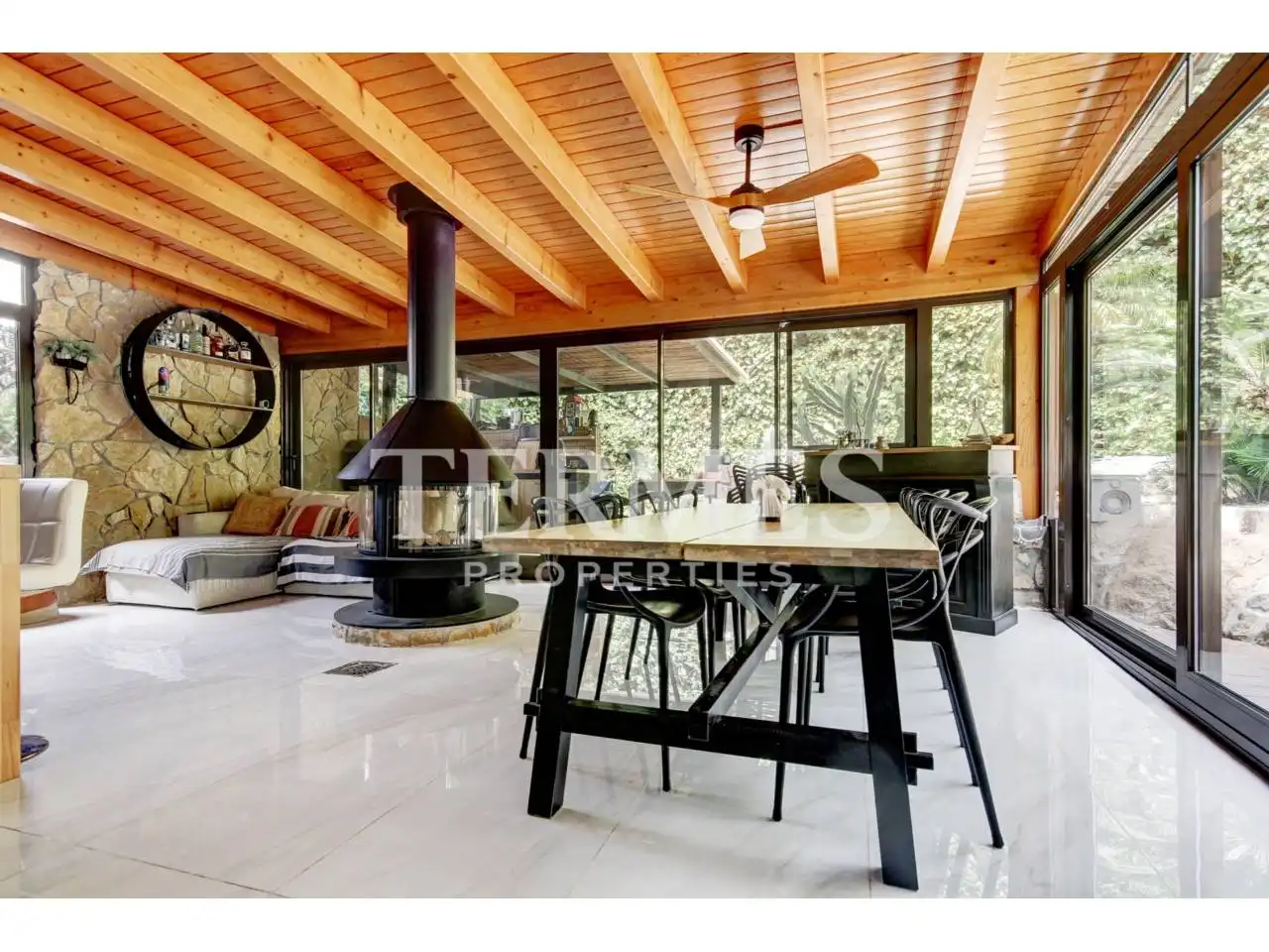 Terrasse von Haus oder Chalet zur Miete in Castelldefels mit Klimaanlage, Privatgarten und Terrasse