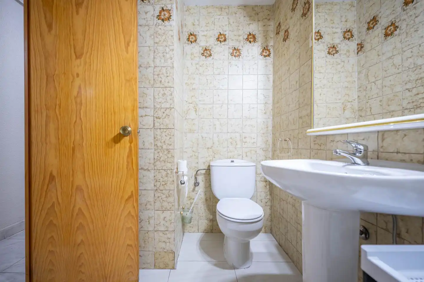 Baño de Piso de alquiler en Ávila con Calefacción y Amueblado