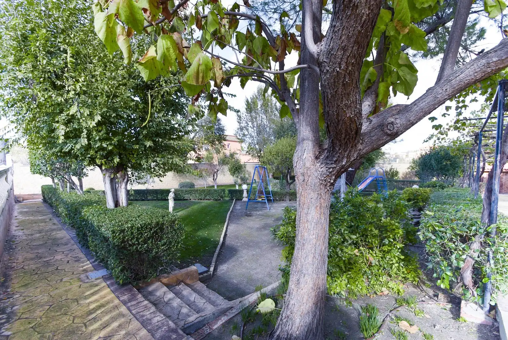 Garden of Houses for sale in Illescas  with Air Conditioner, Private garden and Parquet flooring