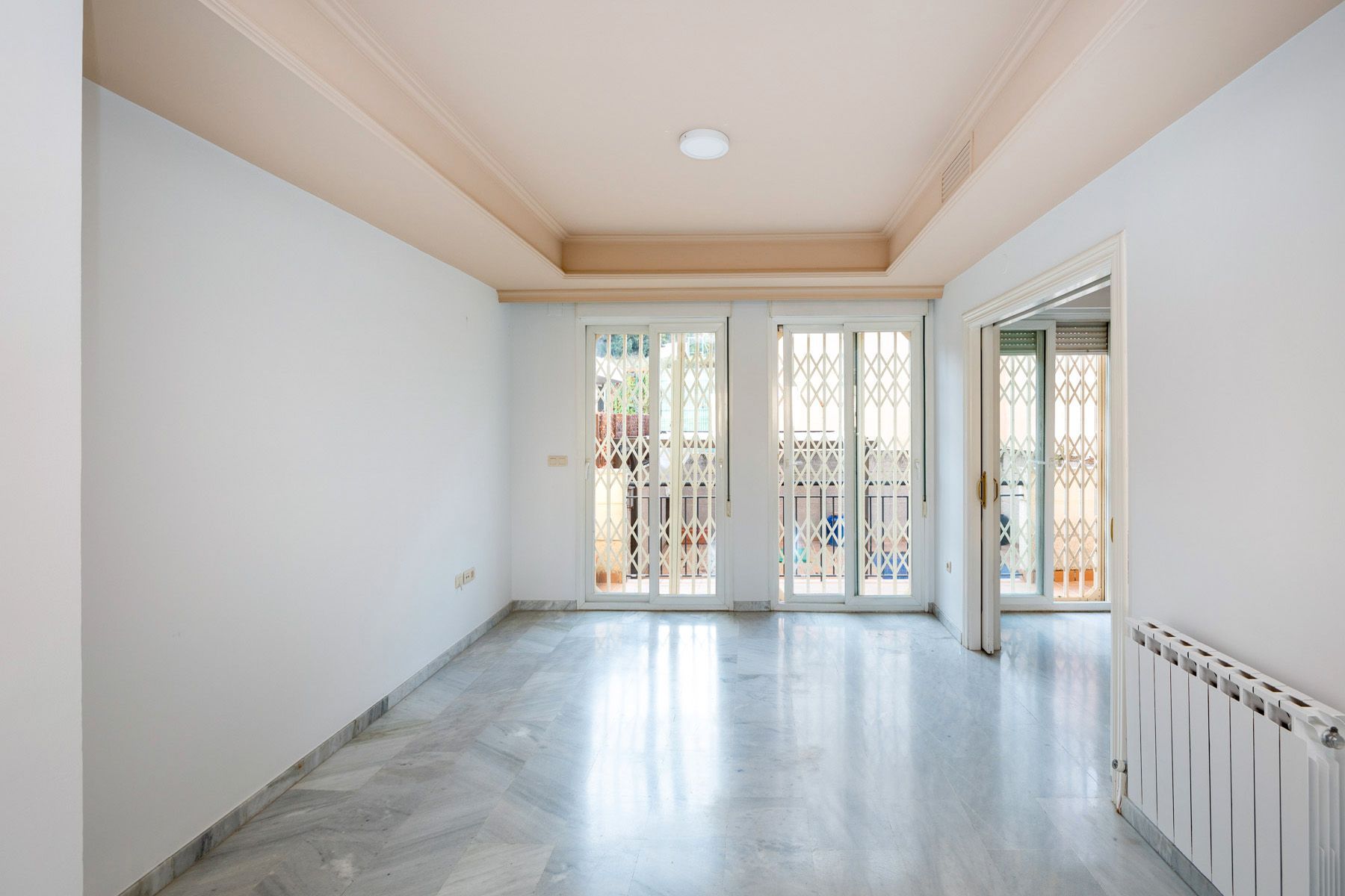 Single-family semi-detached to rent in  Granada Capital  with Air Conditioner, Heating and Private garden