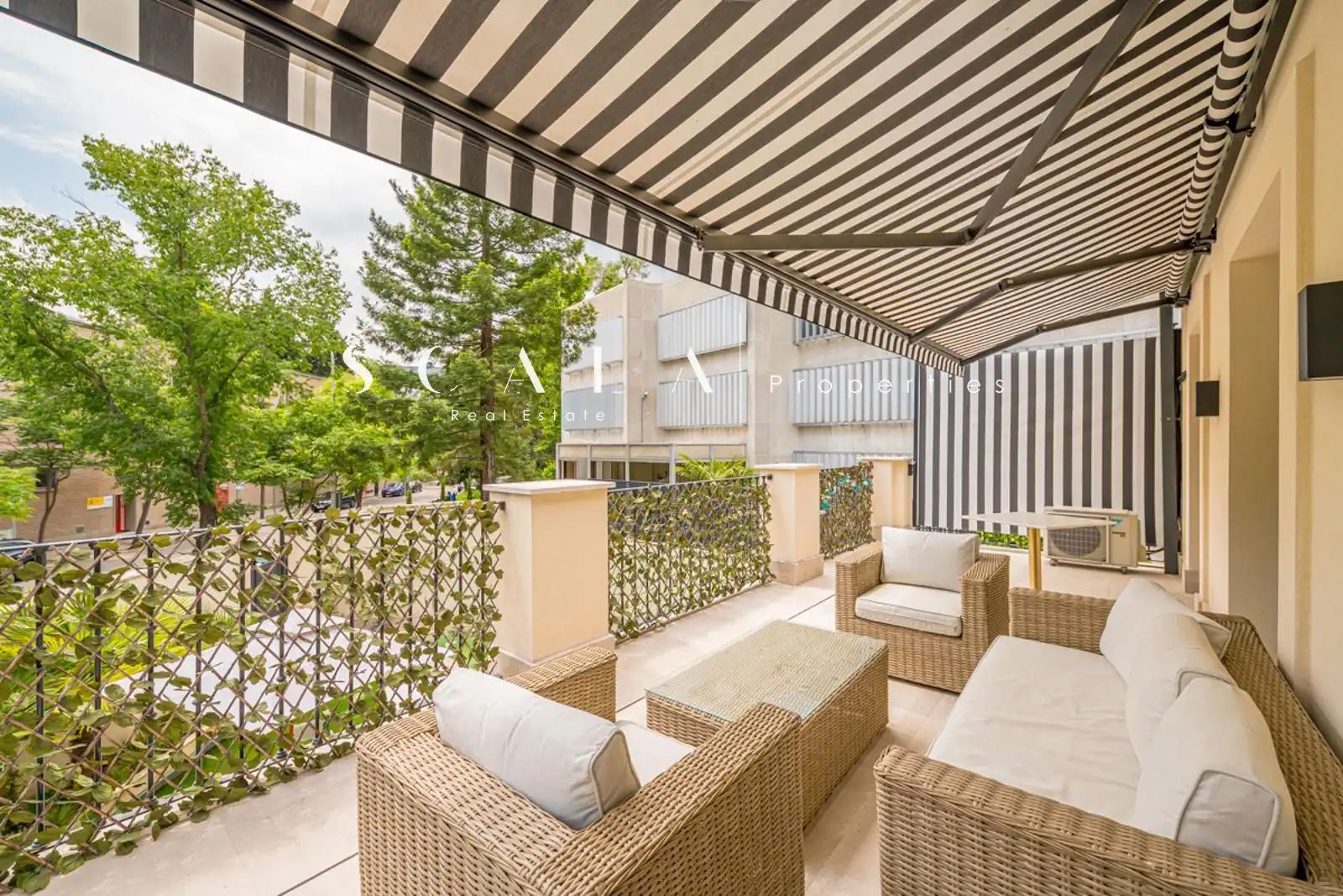 Terrassa de Dúplex de lloguer en Madrid amb Aire condicionat, Calefacció i Jardí privat