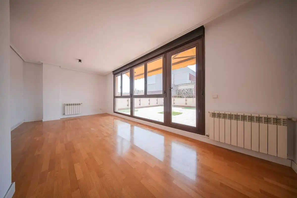Living room of Attic for sale in Madrid  with Air Conditioner, Heating and Private garden