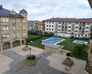 Piscina de Pis de lloguer en Bárcena de Cicero amb Calefacció, Parquet i Terrassa