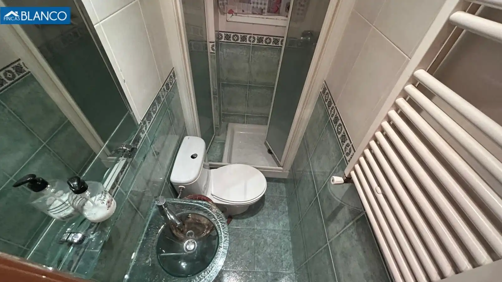 Baño de Piso en venta en L'Hospitalet de Llobregat con Aire acondicionado, Calefacción y Alarma