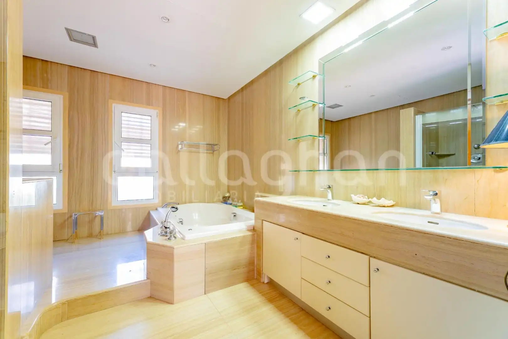 Bathroom of Houses for sale in Godella  with Air Conditioner, Heating and Private garden