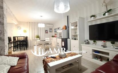 Living room of Single-family semi-detached for sale in Numancia de la Sagra  with Air Conditioner, Heating and Private garden