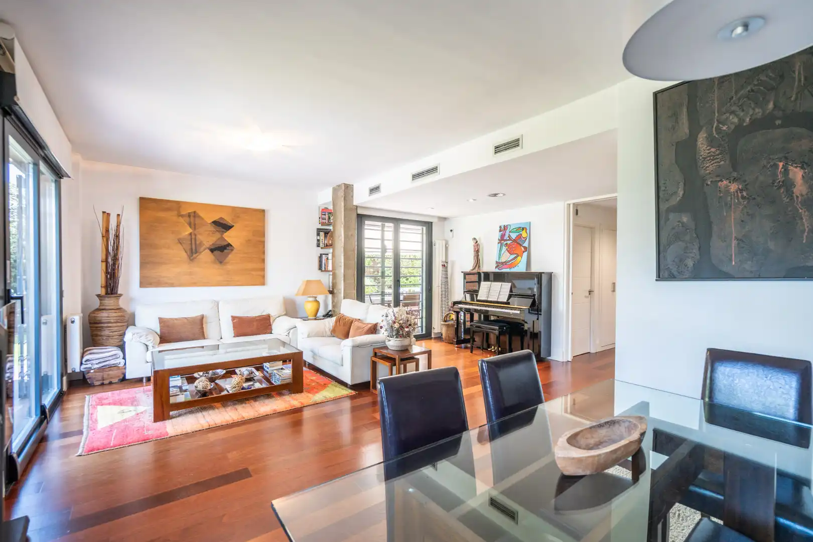 Sala d'estar de Casa o xalet en venda en Las Rozas de Madrid amb Aire condicionat, Calefacció i Jardí privat