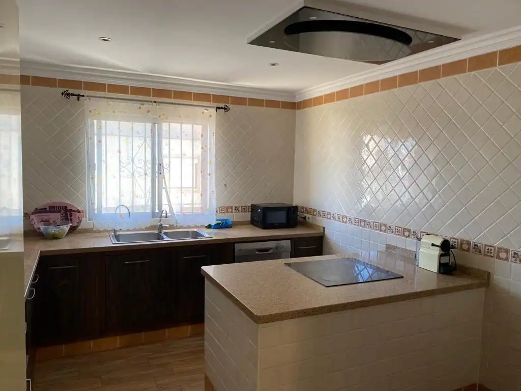Cuina de Casa o xalet en venda en San Roque amb Parquet, Terrassa i Balcó