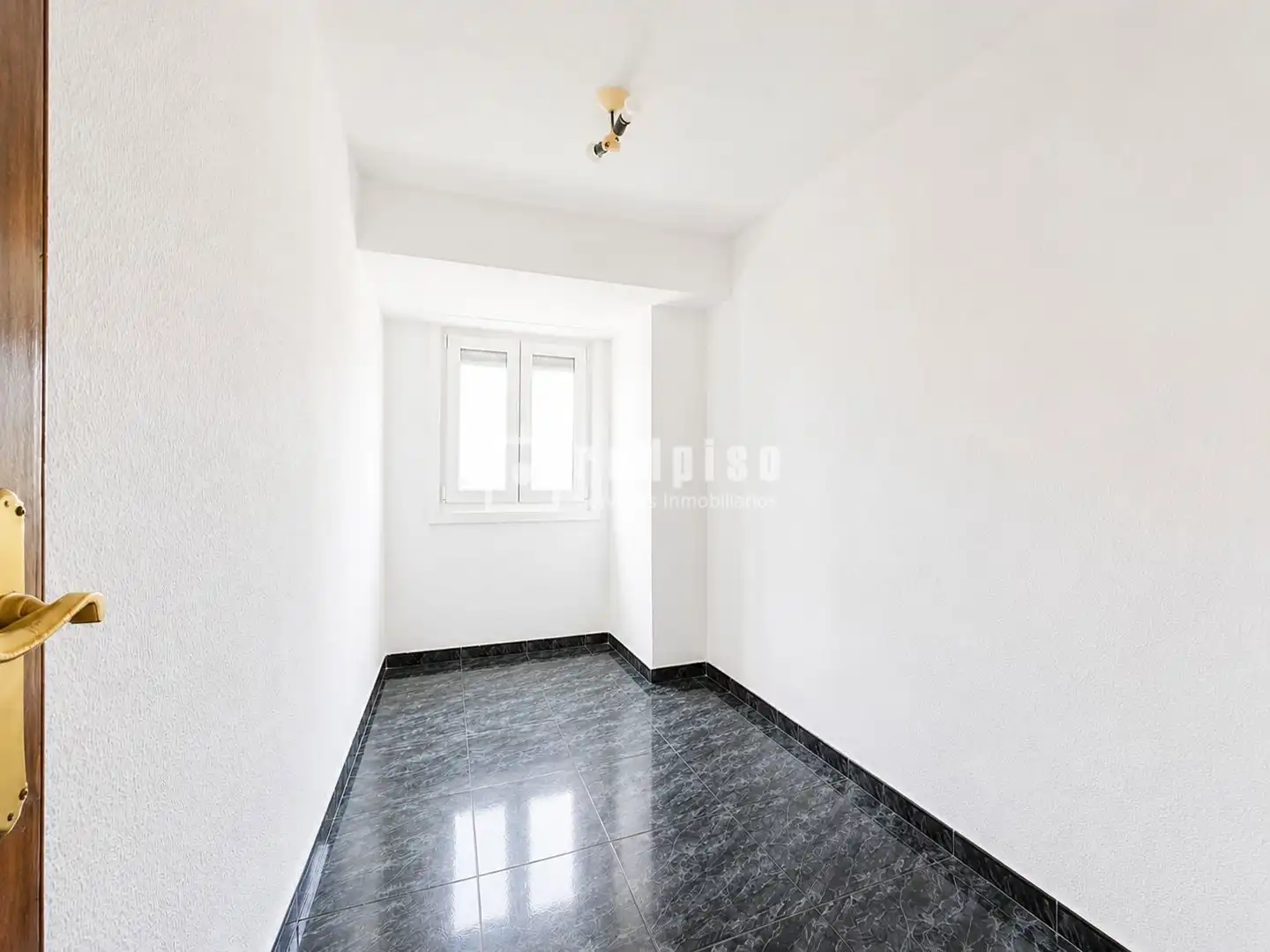 Habitación de Piso en venta en Xirivella con Aire acondicionado y Amueblado