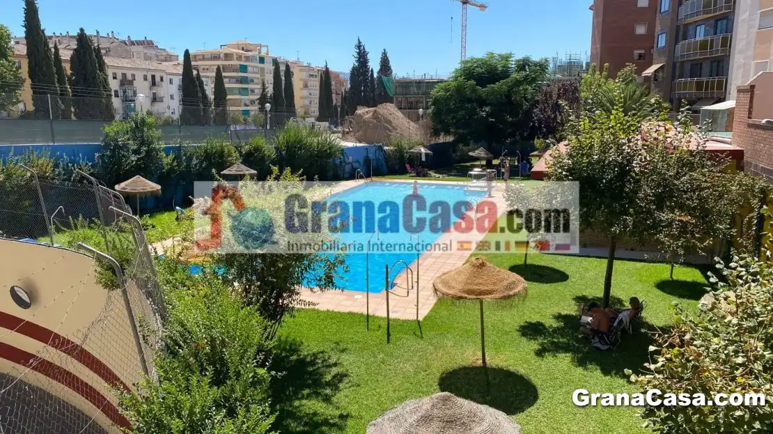 Vista exterior de Pis de lloguer en Granada amb Aire condicionat, Calefacció i Moblat