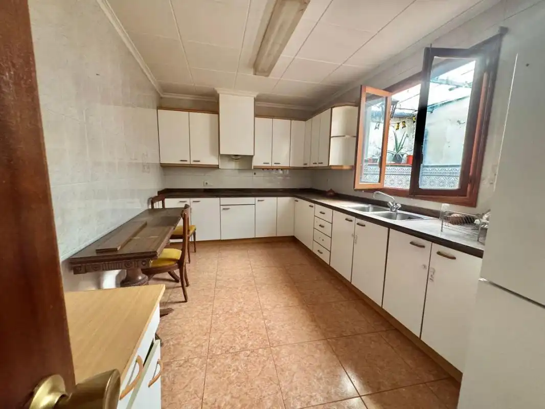 Cocina de Casa adosada en venta en Ayora con Calefacción, Terraza y Trastero