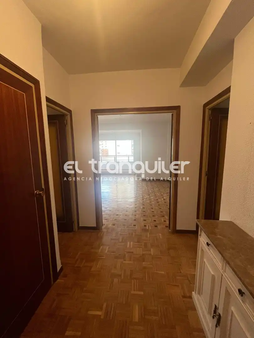 Bedroom of Flat for rent in Madrid  with Parquet flooring, Terrace and Washing machine