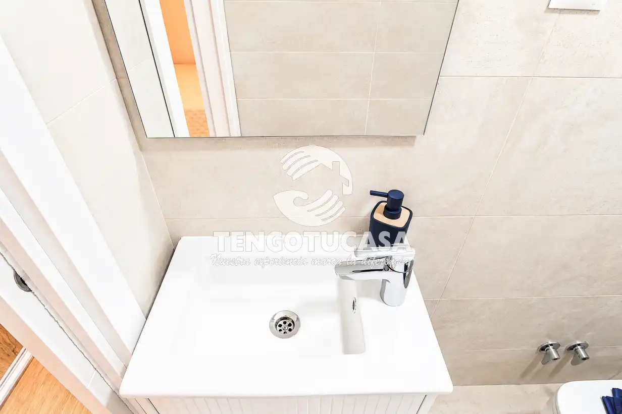 Badezimmer von Wohnung zum Verkauf in Madrid mit Klimaanlage, Heizung und Terrasse
