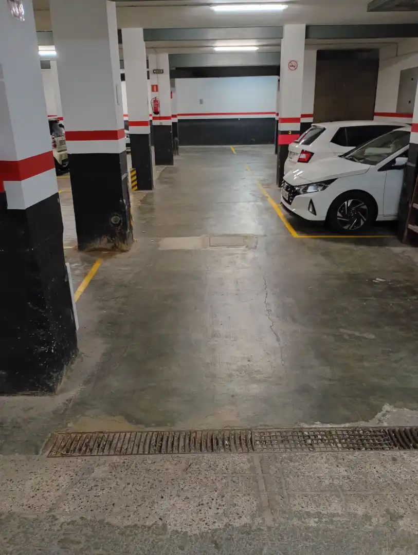 Einzelparkplatz zum Verkauf in Carrer de la Democràcia 68, imagen 3