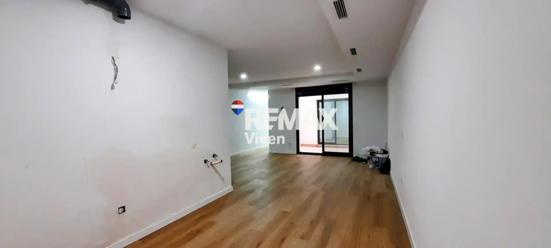 Planta baja en venta en Vilanova i la Geltrú con Aire acondicionado, Calefacción y Parquet