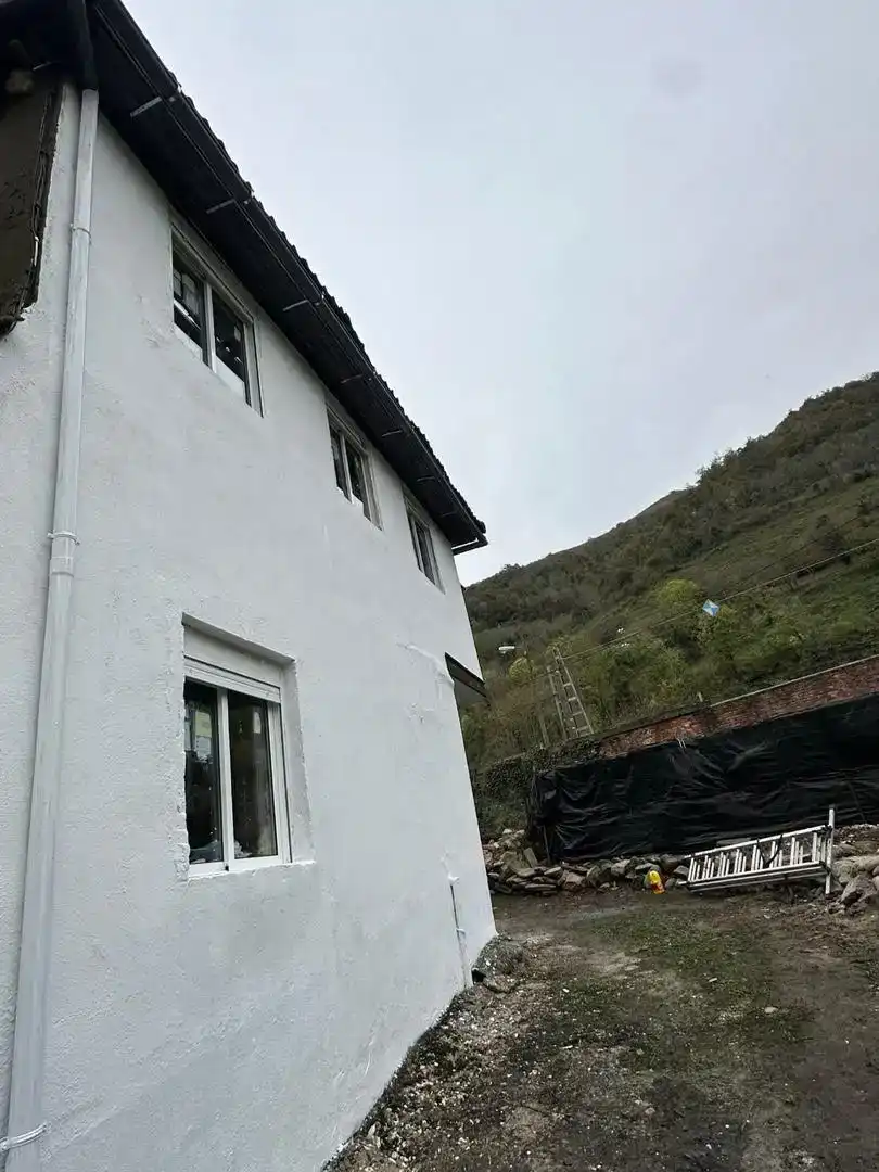 Vista exterior de Casa adosada en venda en Lena