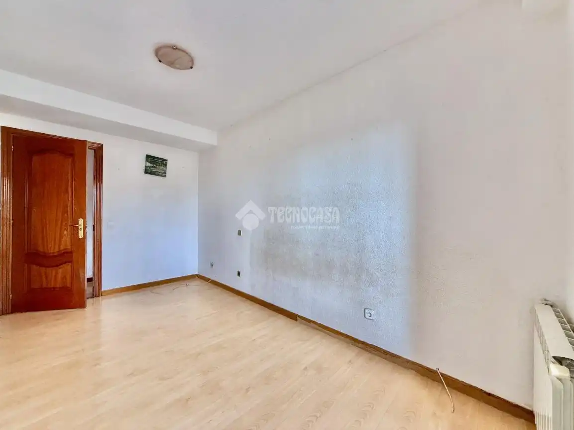 Dormitori de Pis en venda en Alcalá de Henares amb Aire condicionat, Calefacció i Terrassa