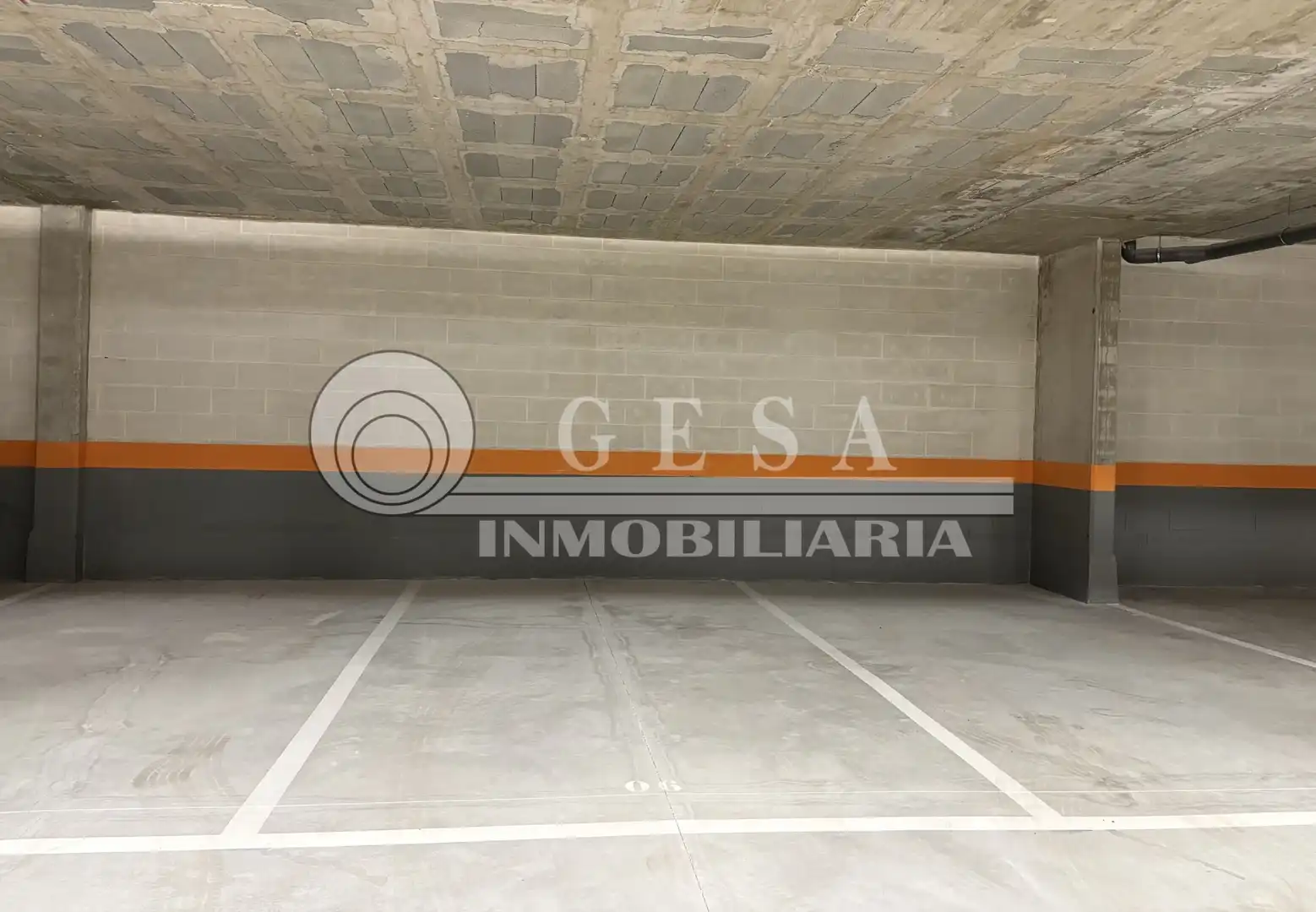 Aparcament de Pis en venda en Vélez-Málaga amb Aire condicionat, Calefacció i Terrassa