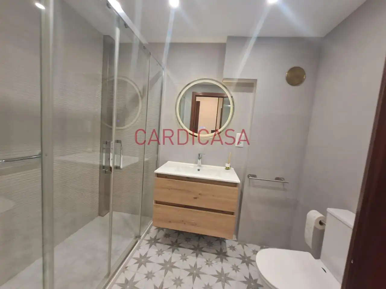 Baño de Piso de alquiler en Vigo  con Calefacción, Parquet y Balcón