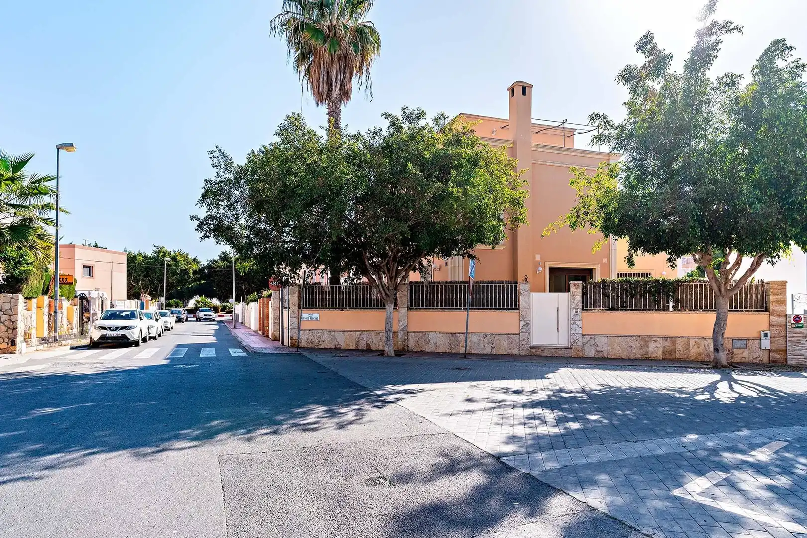 Exterior view of Houses for sale in  Almería Capital  with Private garden, Terrace and Alarm