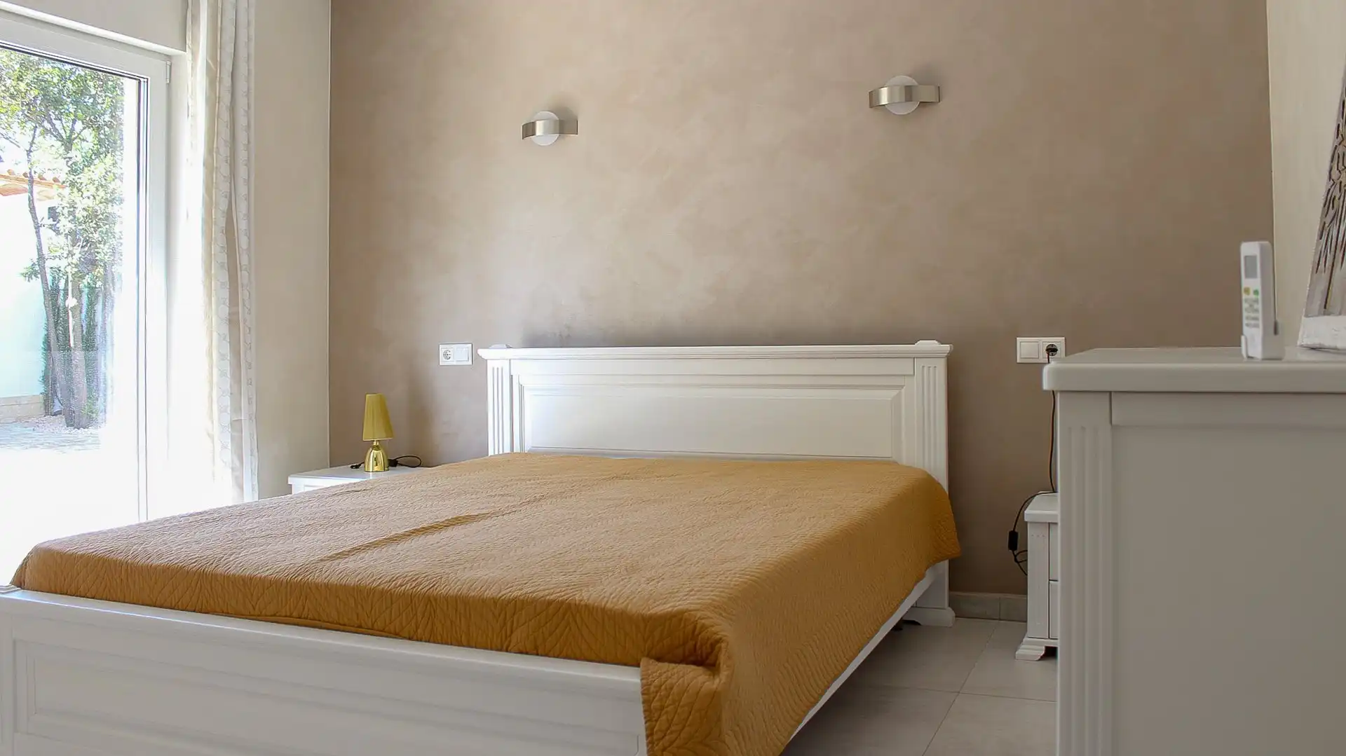 Bedroom of Houses for sale in Dénia  with Air Conditioner, Heating and Private garden