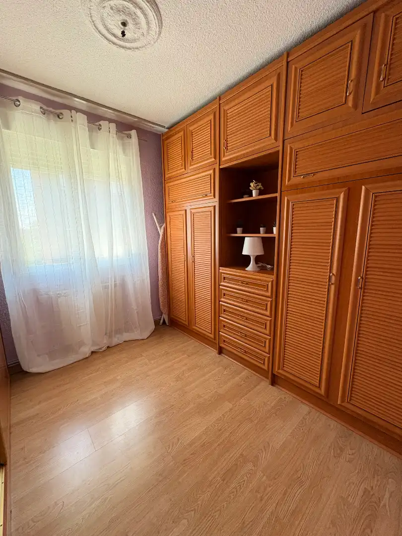 Habitación de Piso en venta en Móstoles con Aire acondicionado y Calefacción