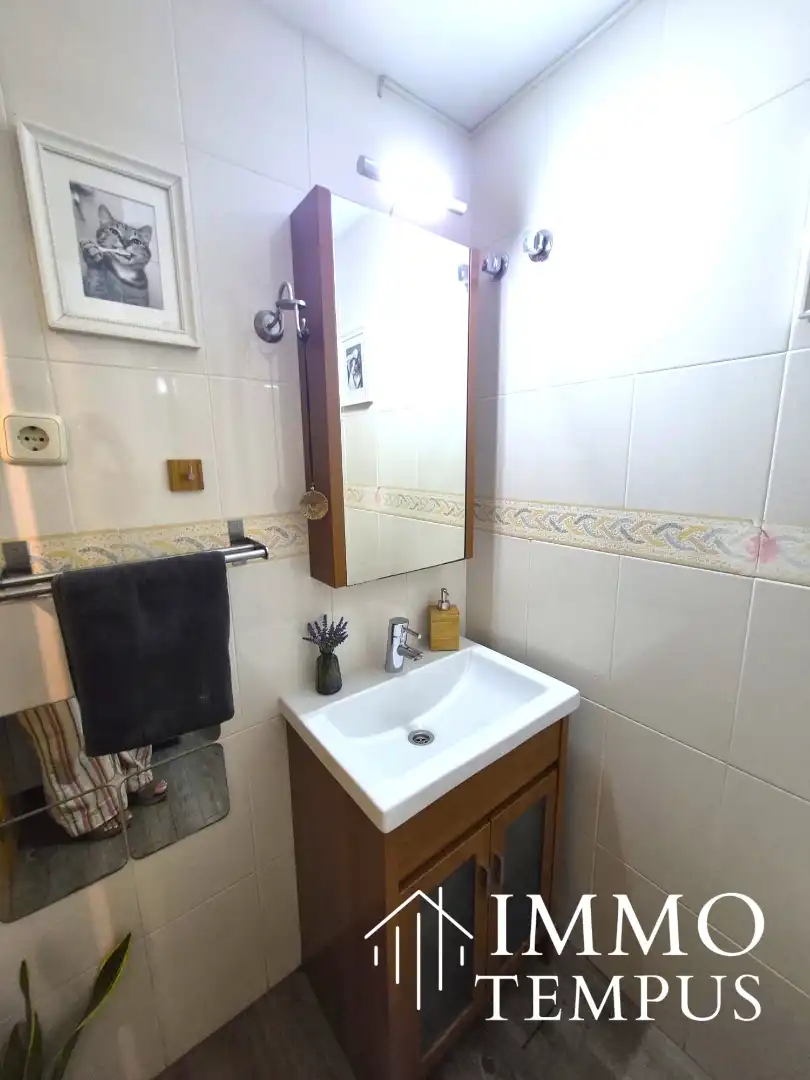 Badezimmer von Maisonette zum Verkauf in Terrassa mit Heizung, Parkett und Ofen