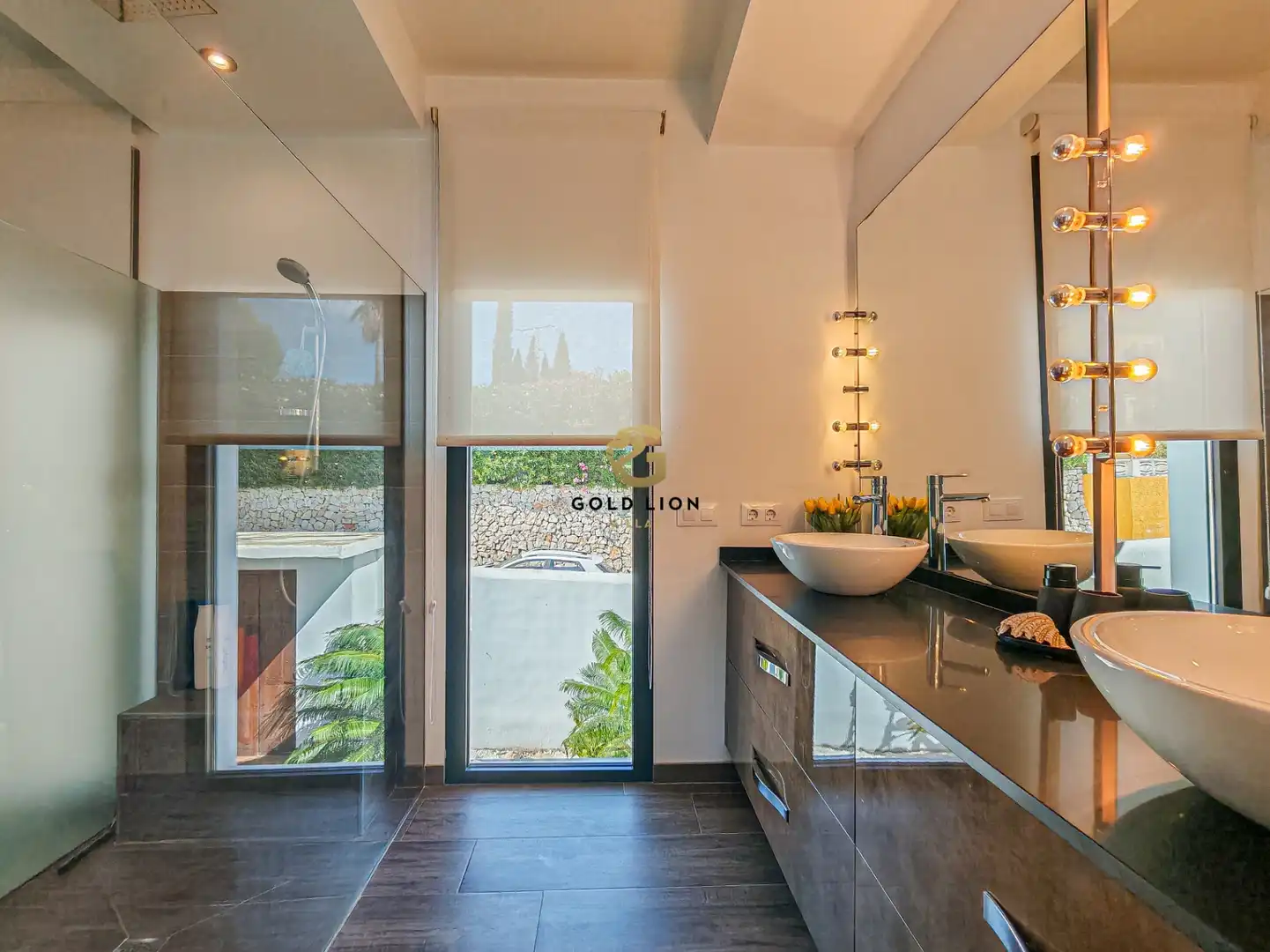 Bathroom of Houses for sale in Dénia  with Air Conditioner, Heating and Private garden