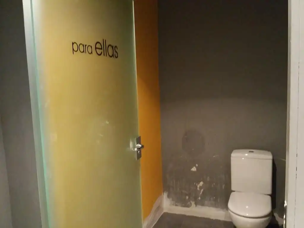 Bathroom of Commercial properties for sale in Castellón de la Plana / Castelló de la Plana