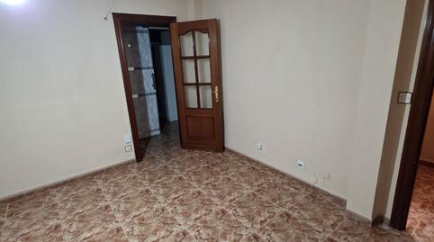 Foto 3 de Apartamento de alquiler en Calle Enrique Jardiel Poncela, Arrayanes, Linares