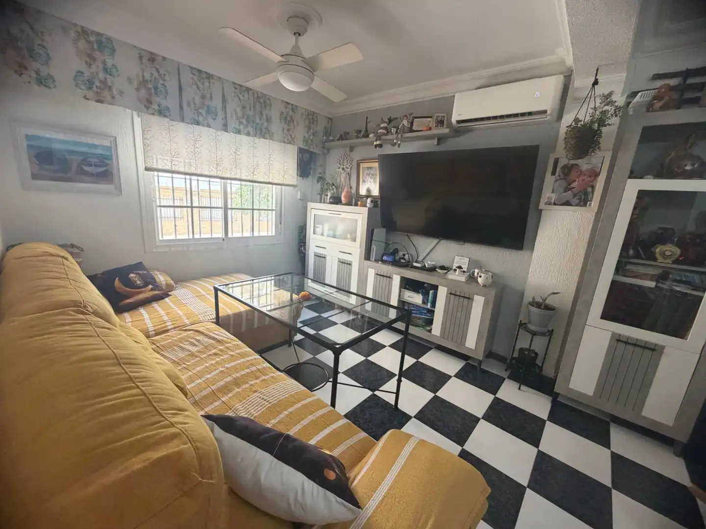 Sala de estar de Planta baja en venta en Huelva con Amueblado