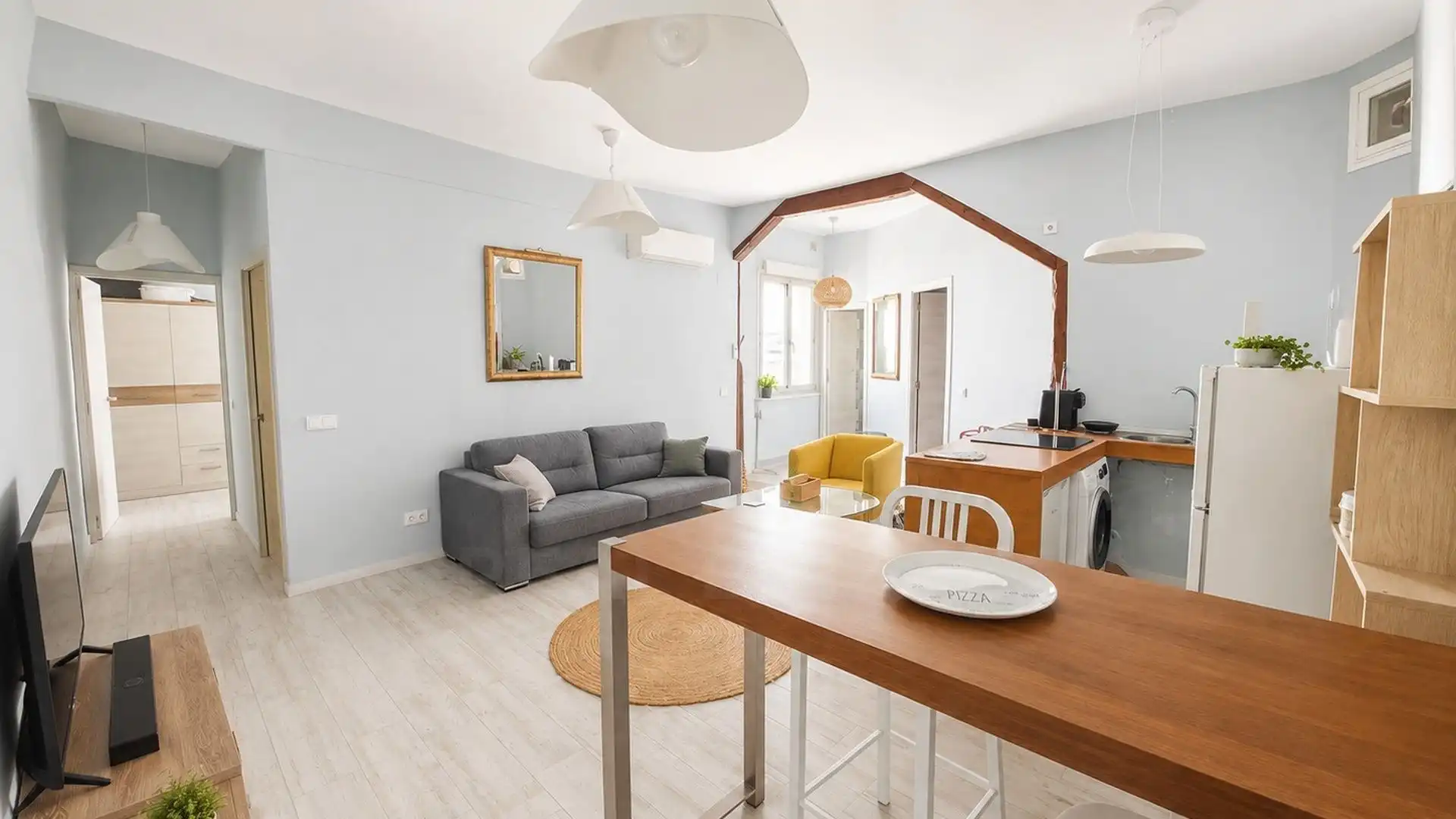 Wohnzimmer von Wohnung zur Miete in Madrid mit Klimaanlage