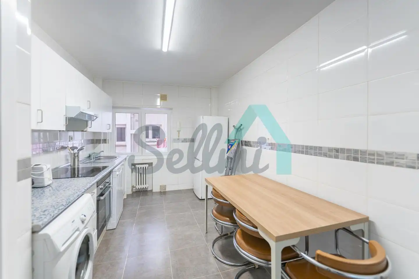 Kitchen of Flat for rent in Oviedo   with Heating, Parquet flooring and Furnished