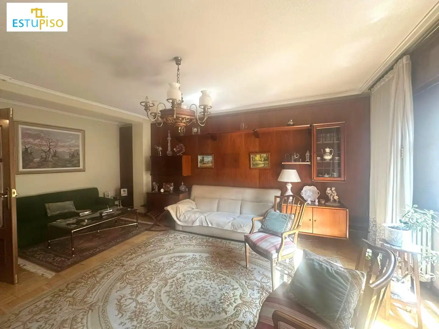 Sala de estar de Piso en venta en León Capital  con Calefacción, Terraza y Amueblado