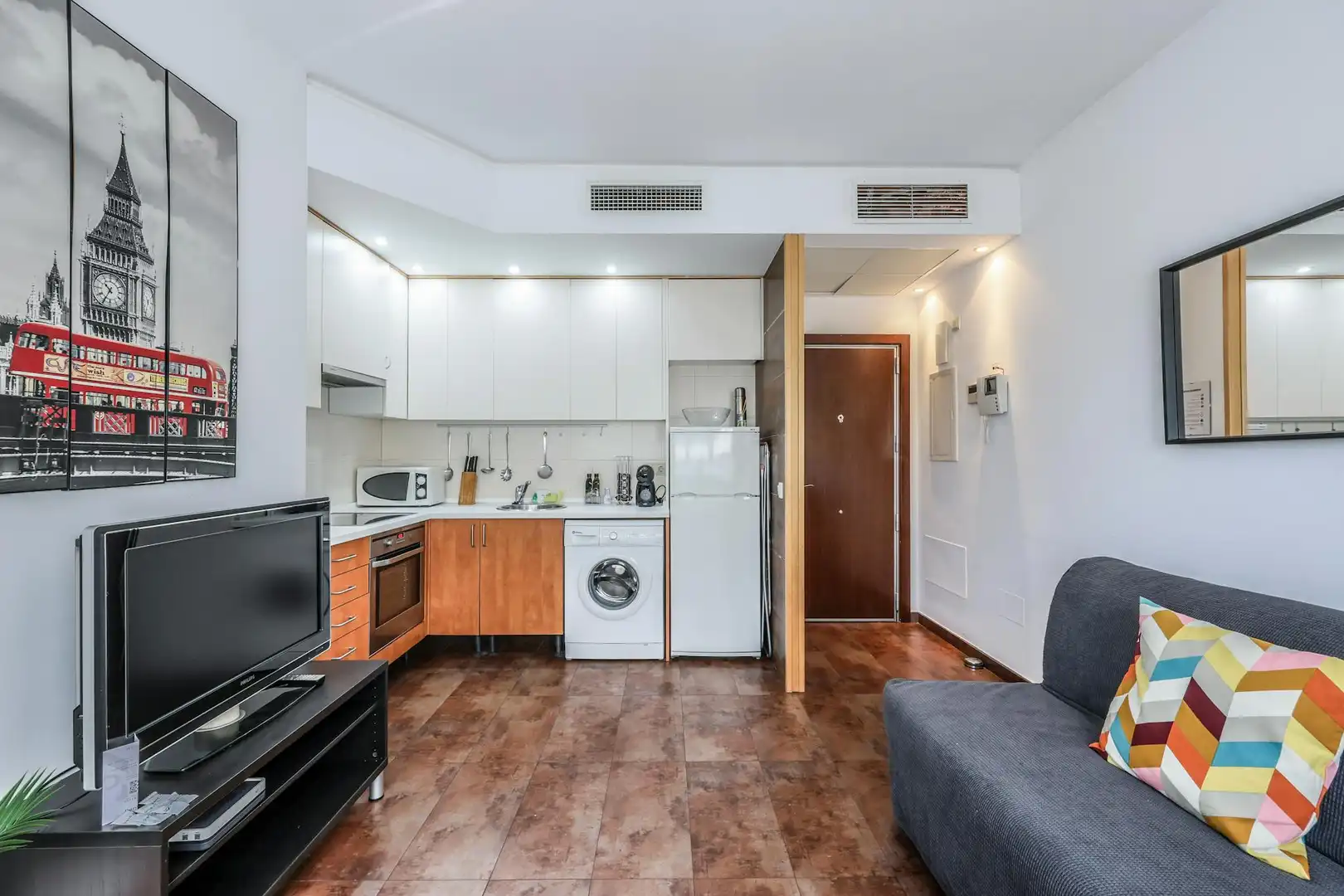 Kitchen of Flat for rent in Madrid  with Air Conditioner, Heating and Furnished