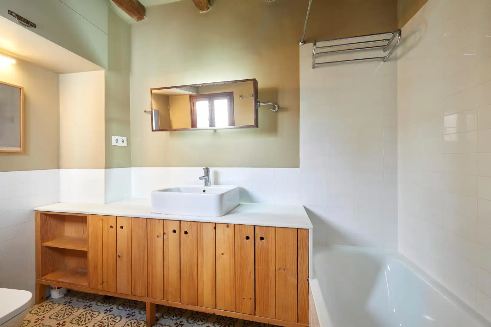 Bathroom of Attic for sale in Barcelona  with Air Conditioner, Heating and Terrace