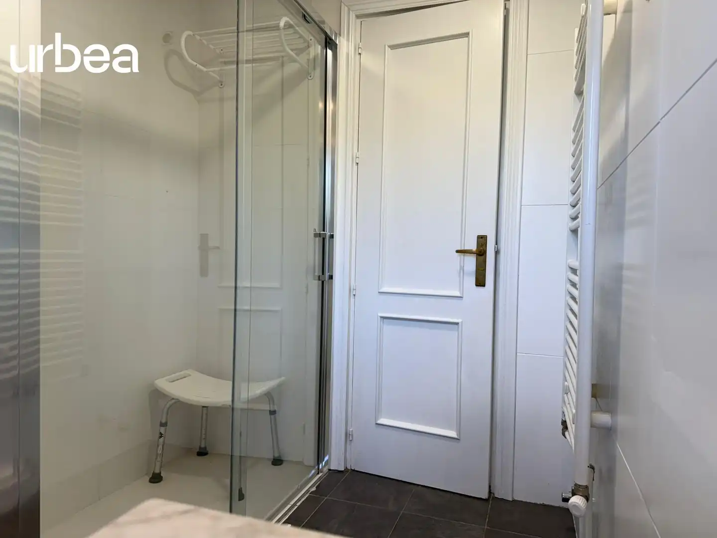 Bathroom of Flat for sale in Málaga  with Air Conditioner, Heating and Private garden