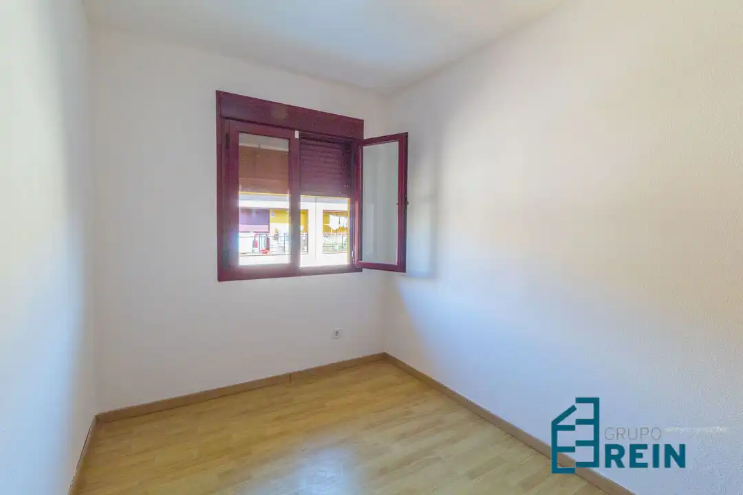 Habitación de Piso de alquiler en Magán con Calefacción, Piscina y Balcón