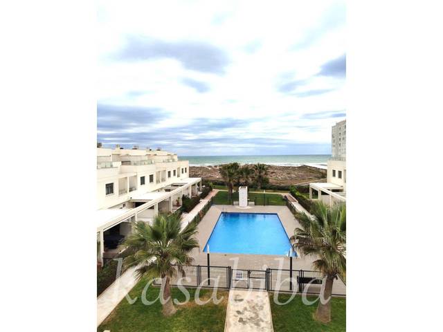 Casa adosada en Alquiler en Avenida Gavines en El Perellonet