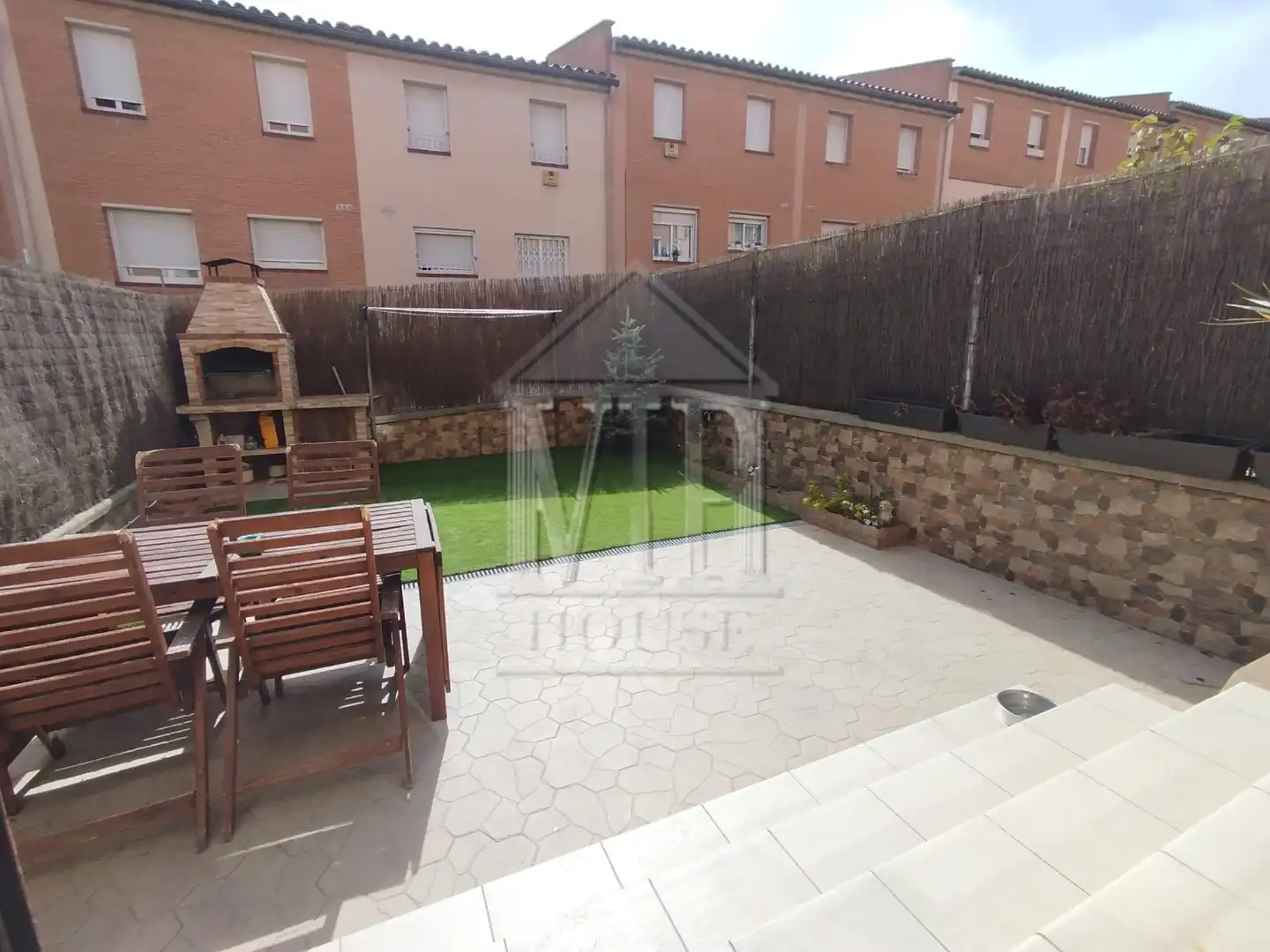 Terrassa de Casa adosada en venda en Badalona amb Aire condicionat, Calefacció i Jardí privat