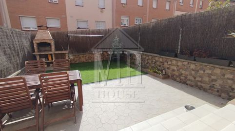 Foto 2 de Casa adosada en venta en Carrer John Lennon, 27, Bufalà, Badalona