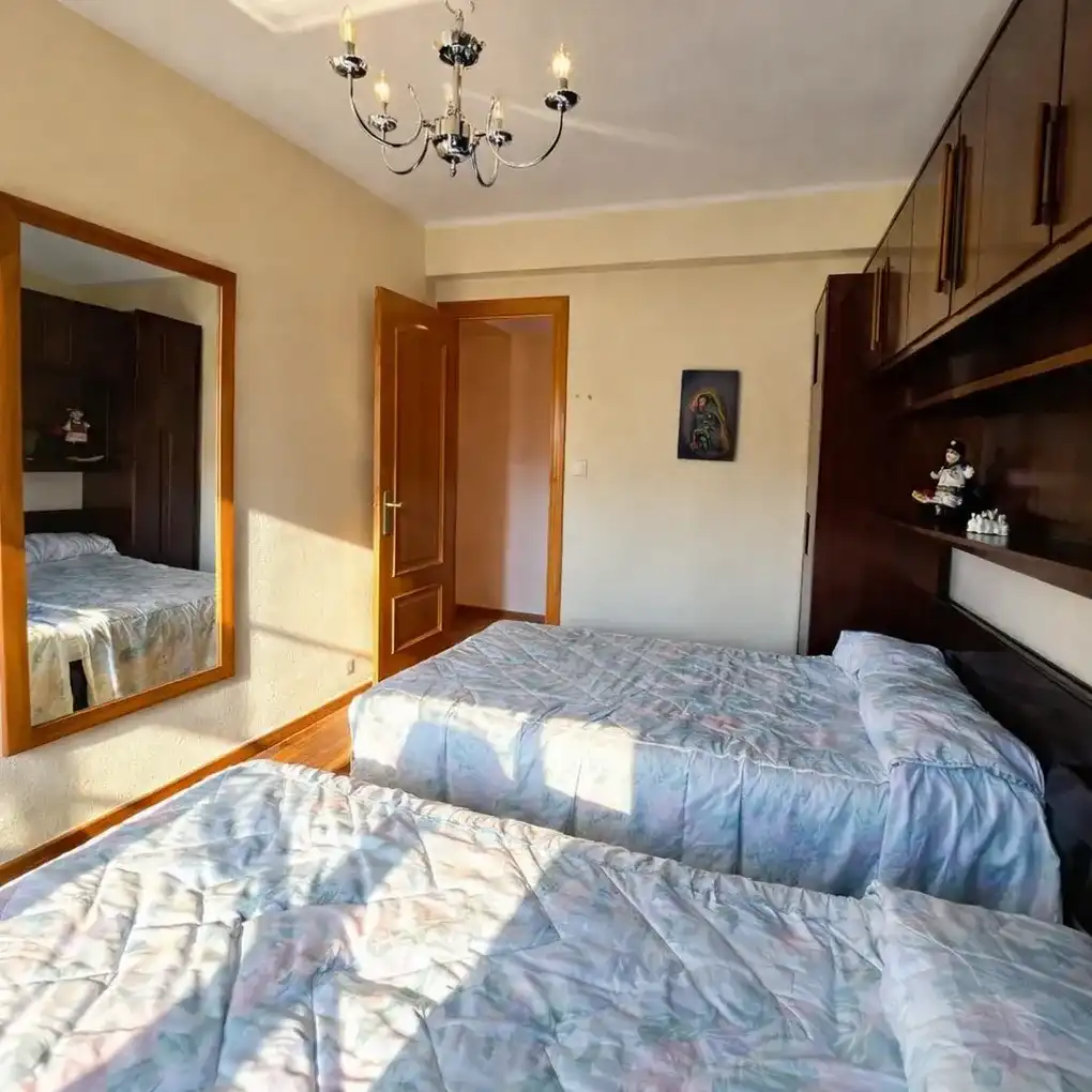 Schlafzimmer von Wohnung zum Verkauf in Vitoria - Gasteiz mit Heizung und Abstellraum