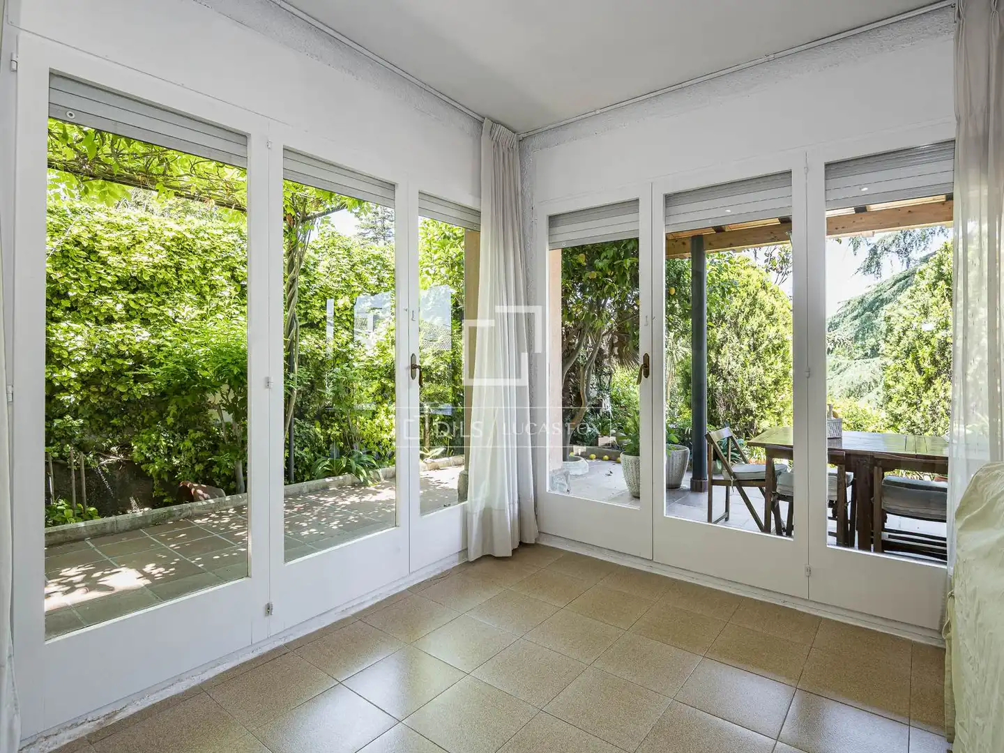 Jardí de Casa o xalet en venda en Sant Cugat del Vallès amb Aire condicionat, Calefacció i Jardí privat