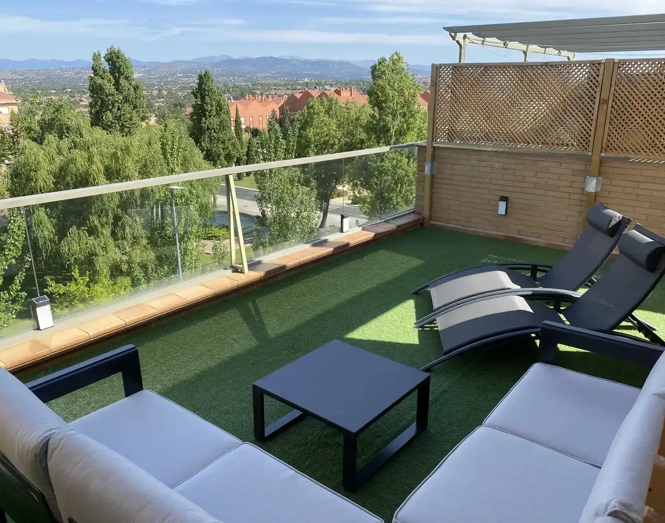 Terrassa de Àtic en venda en Las Rozas de Madrid amb Aire condicionat, Jardí privat i Parquet