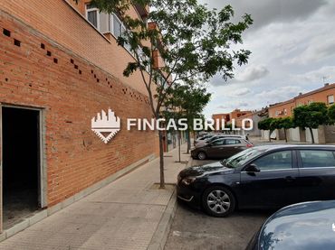 Local comercial en venda a Calle Río Tormes 11